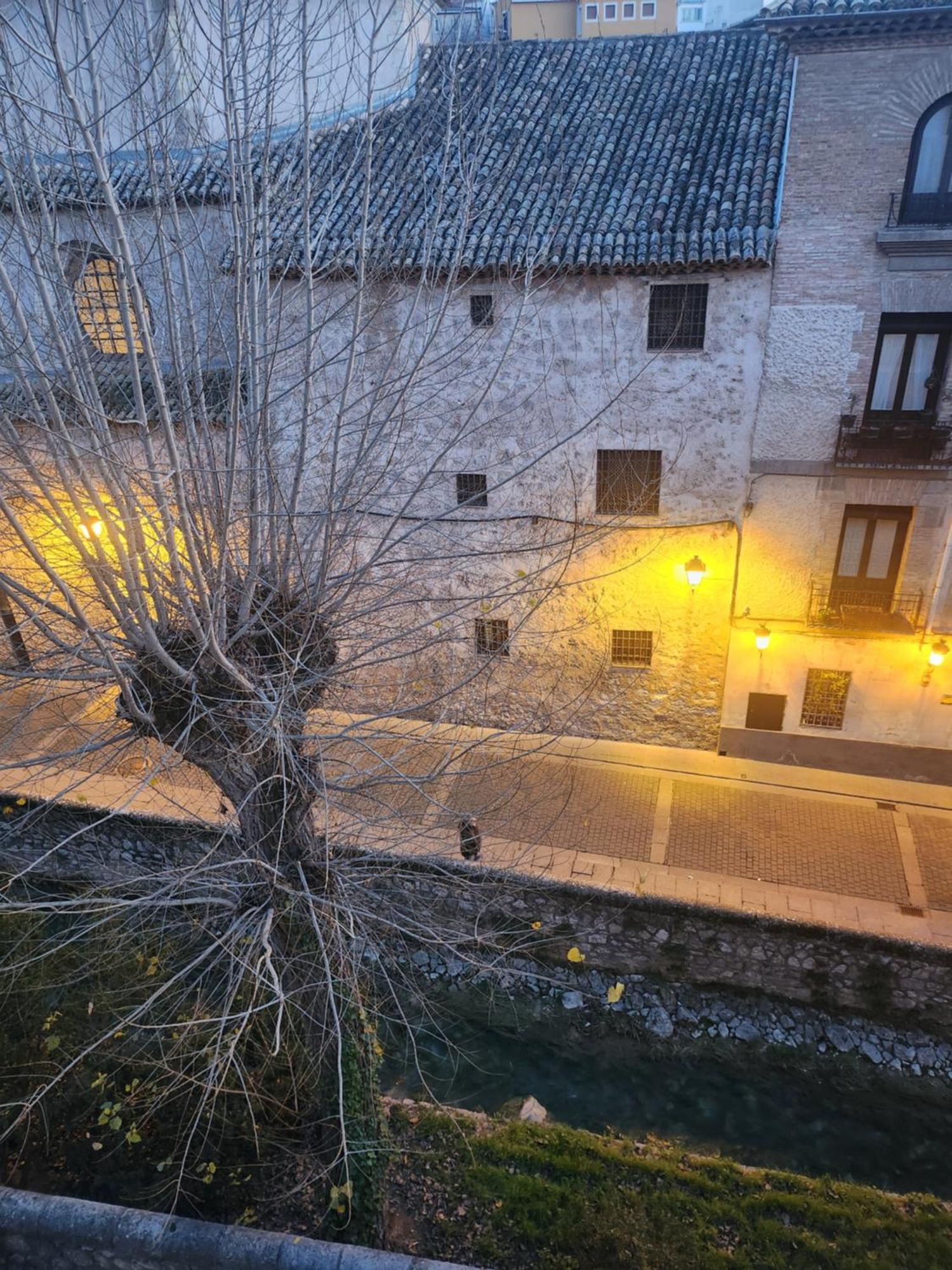 Апартаменты La Casa Sobre El Rio Куэнка Экстерьер фото